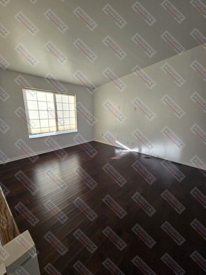 831 Sutherland Cove Ln - Photo 3 of 17