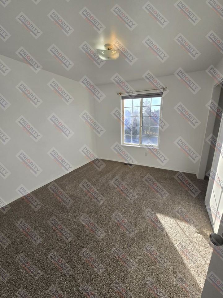 831 Sutherland Cove Ln - Photo 7 of 17