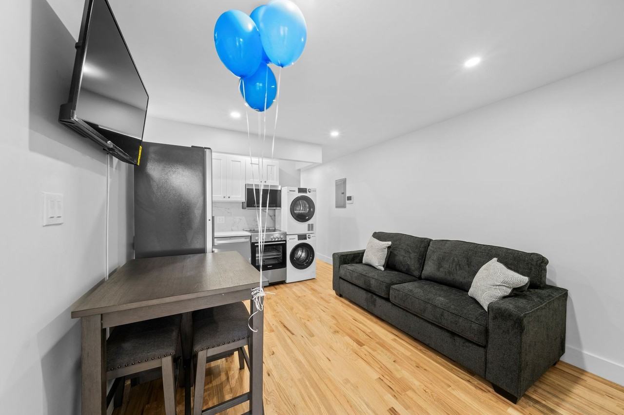 2505-2509 Hoffman BH LLC (2505) - Photo 5 of 50