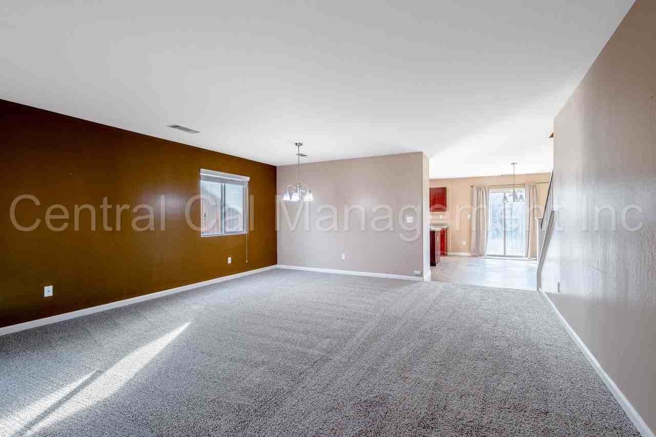 11723 Holabird Ave - Photo 3 of 30