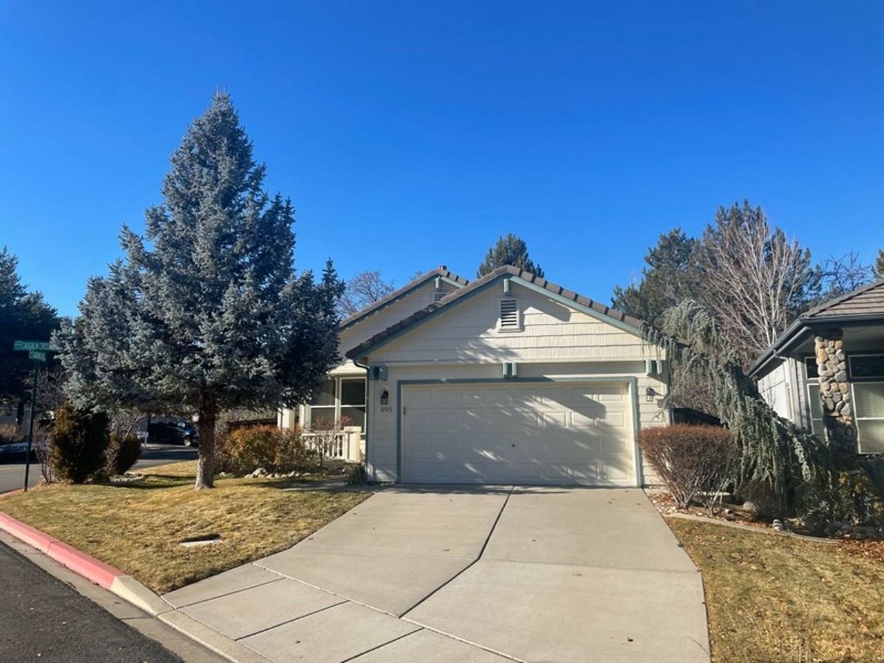 895 895 Caughlin Glen Crossing