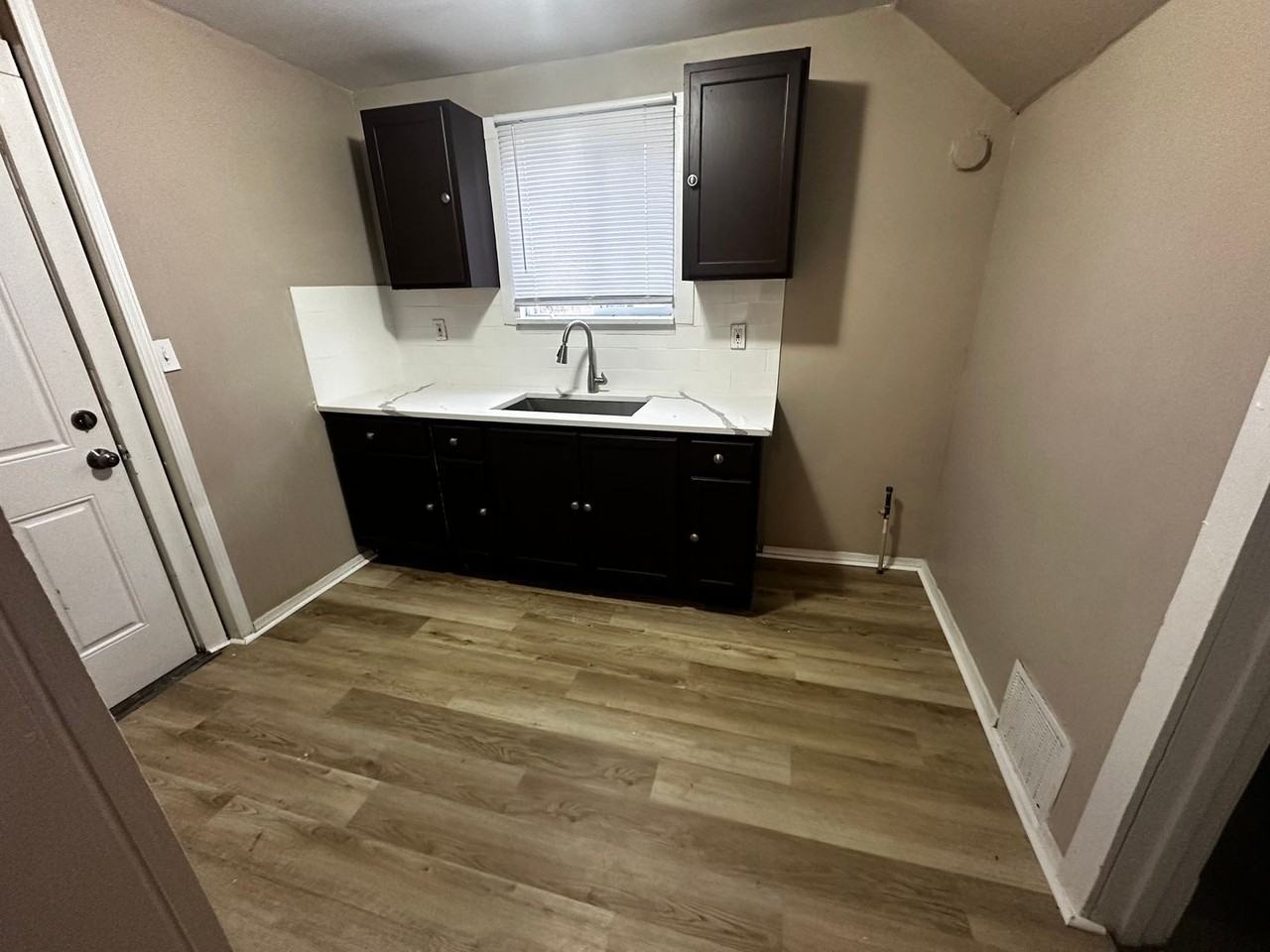 771 Vermont St - Photo 5 of 12