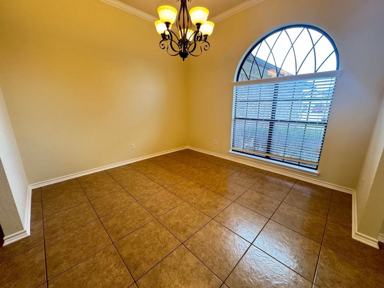 5702 Graphite Dr - Photo 7 of 33