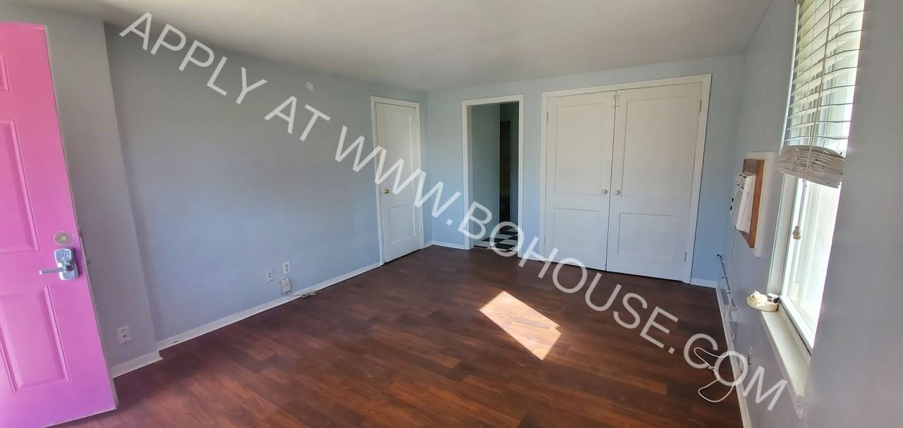 3202 McArthur - Photo 3 of 15