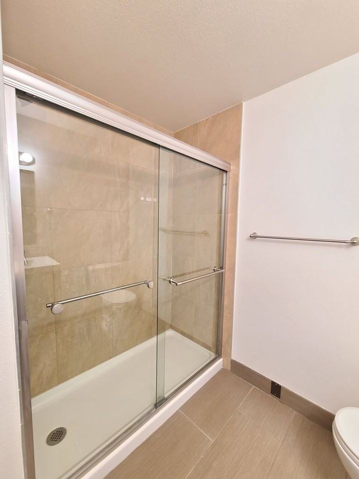 827 E. Ermina Ave - Photo 4 of 36