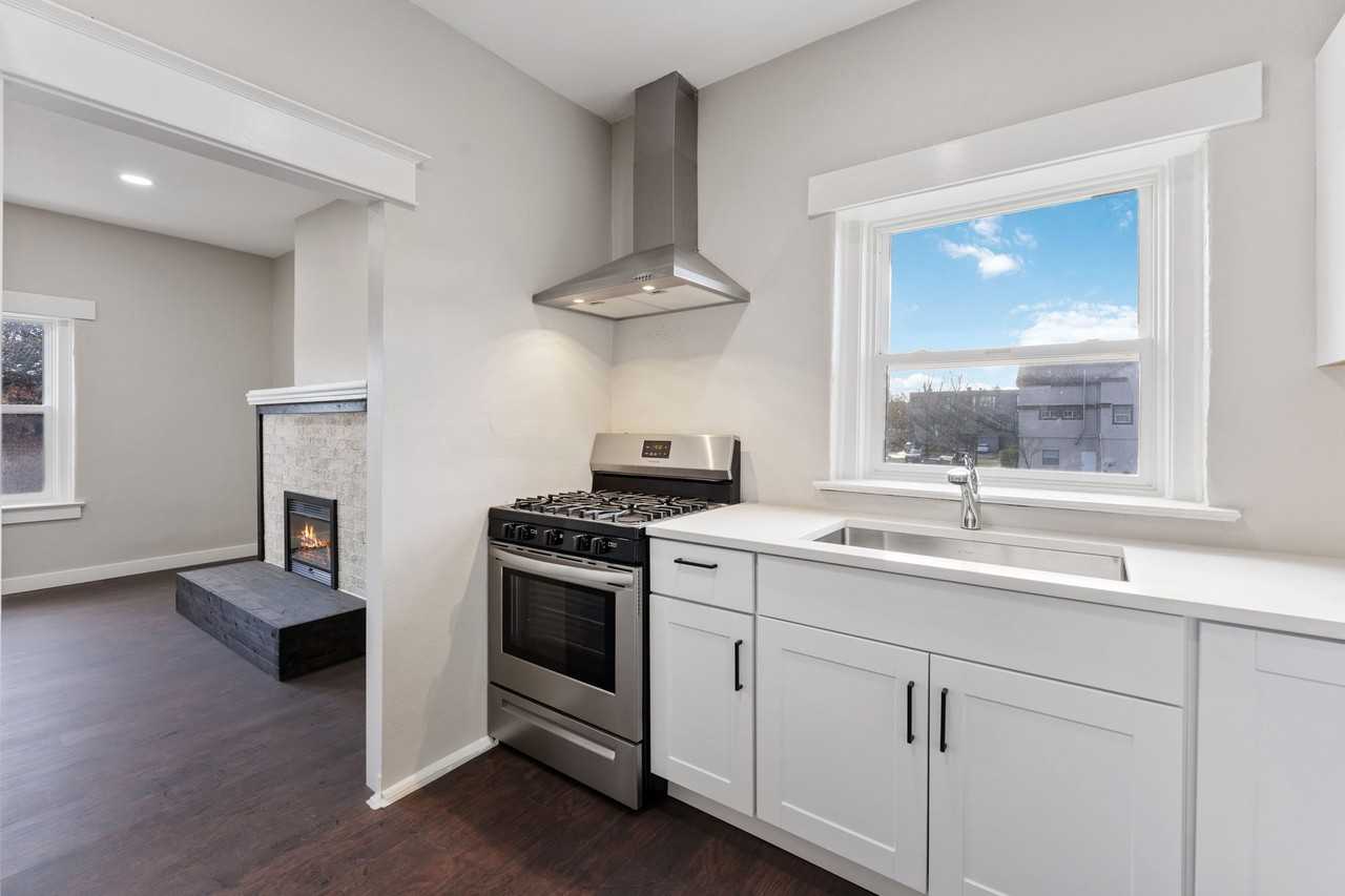 104 N Killingsworth St #3 - Photo 2 of 29