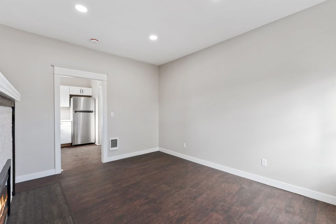 104 N Killingsworth St #3 - Photo 4 of 29
