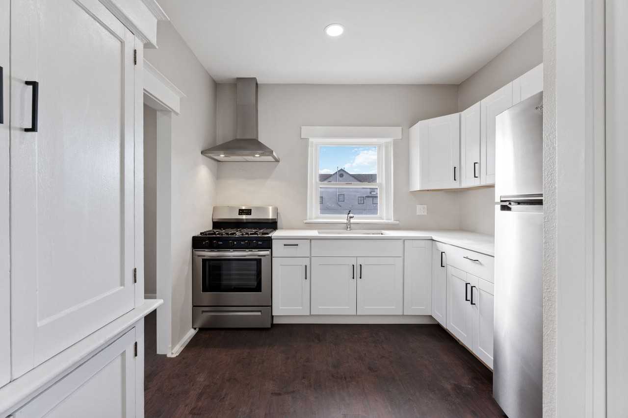 104 N Killingsworth St #3 - Photo 5 of 29