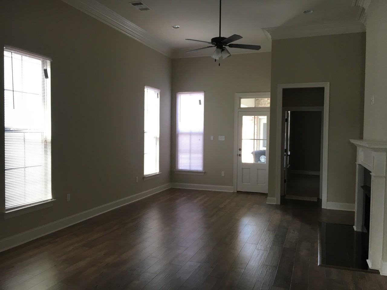 14086 Knoll Park Pl - Photo 4 of 12