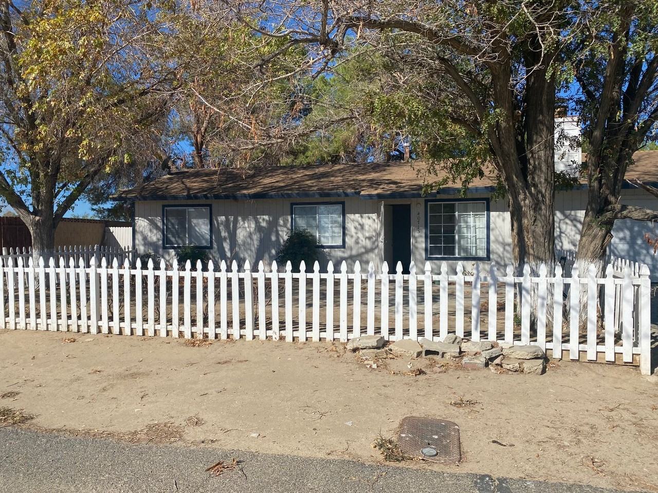 40715 179th Street East - Photo 2 of 12