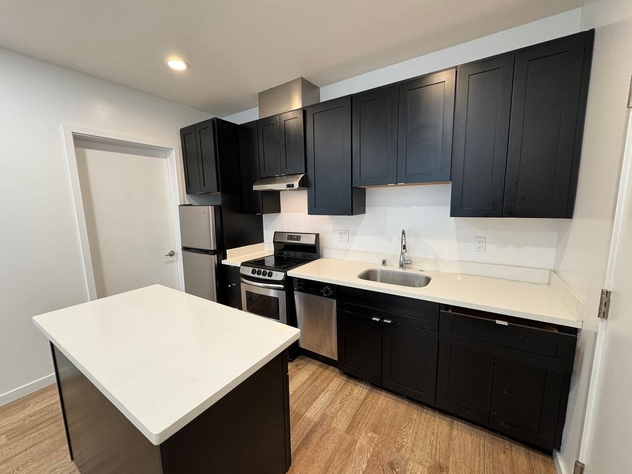 Brighton Luxury Apartments - Photo 4 of 10