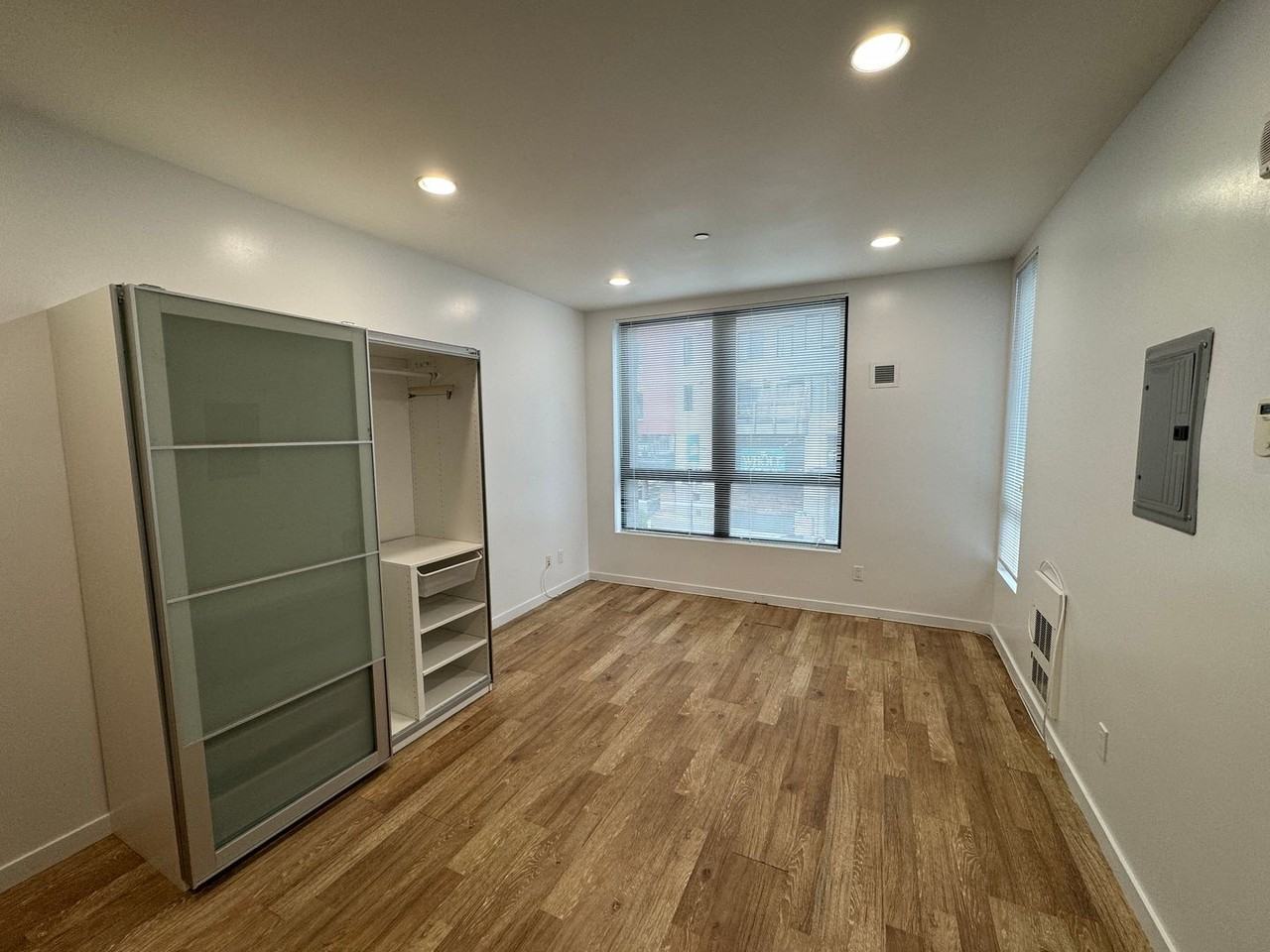 Brighton Luxury Apartments - Photo 5 of 10