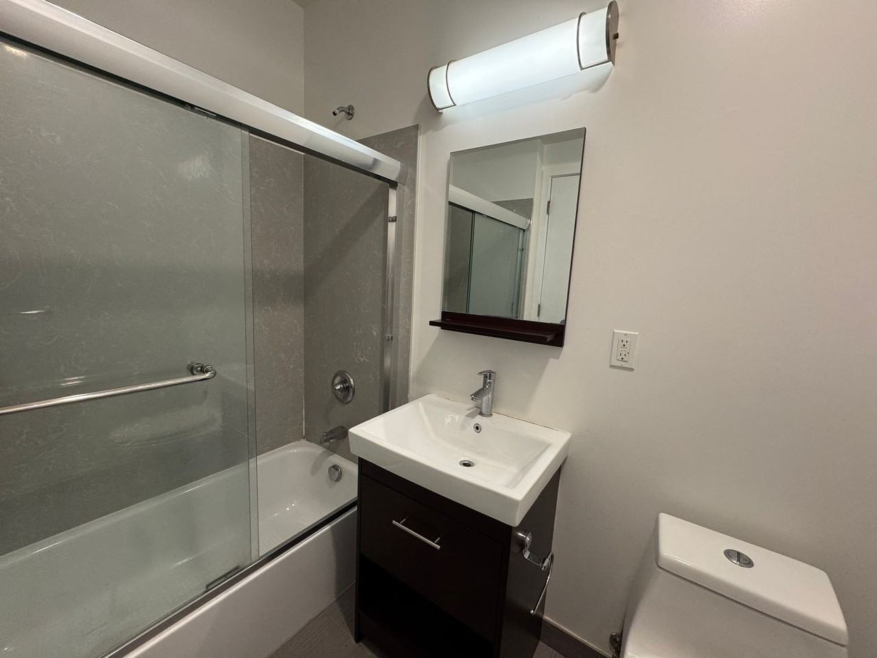 Brighton Luxury Apartments - Photo 6 of 10