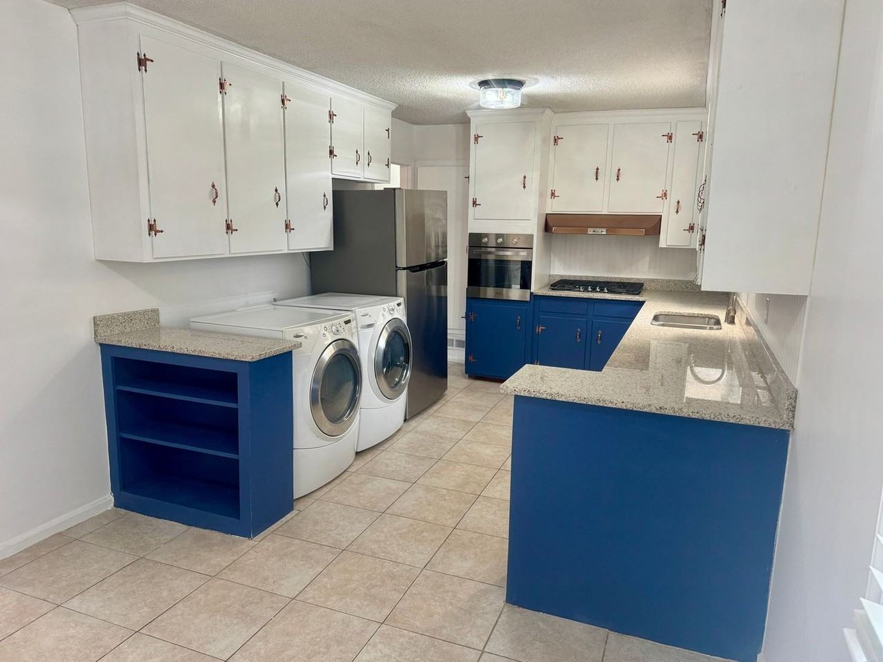 2522 Stonehenge Dr - Photo 3 of 13