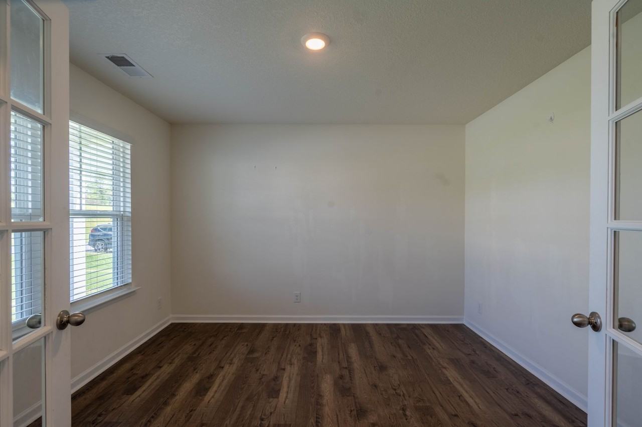 2915 Southbridge Rd - Photo 4 of 20