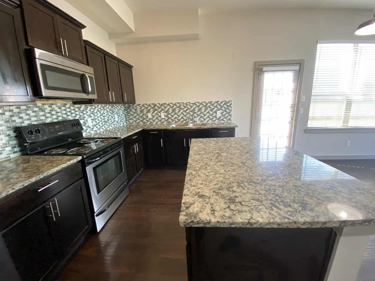 3601 Valley Vista Drive - Photo 6 of 48