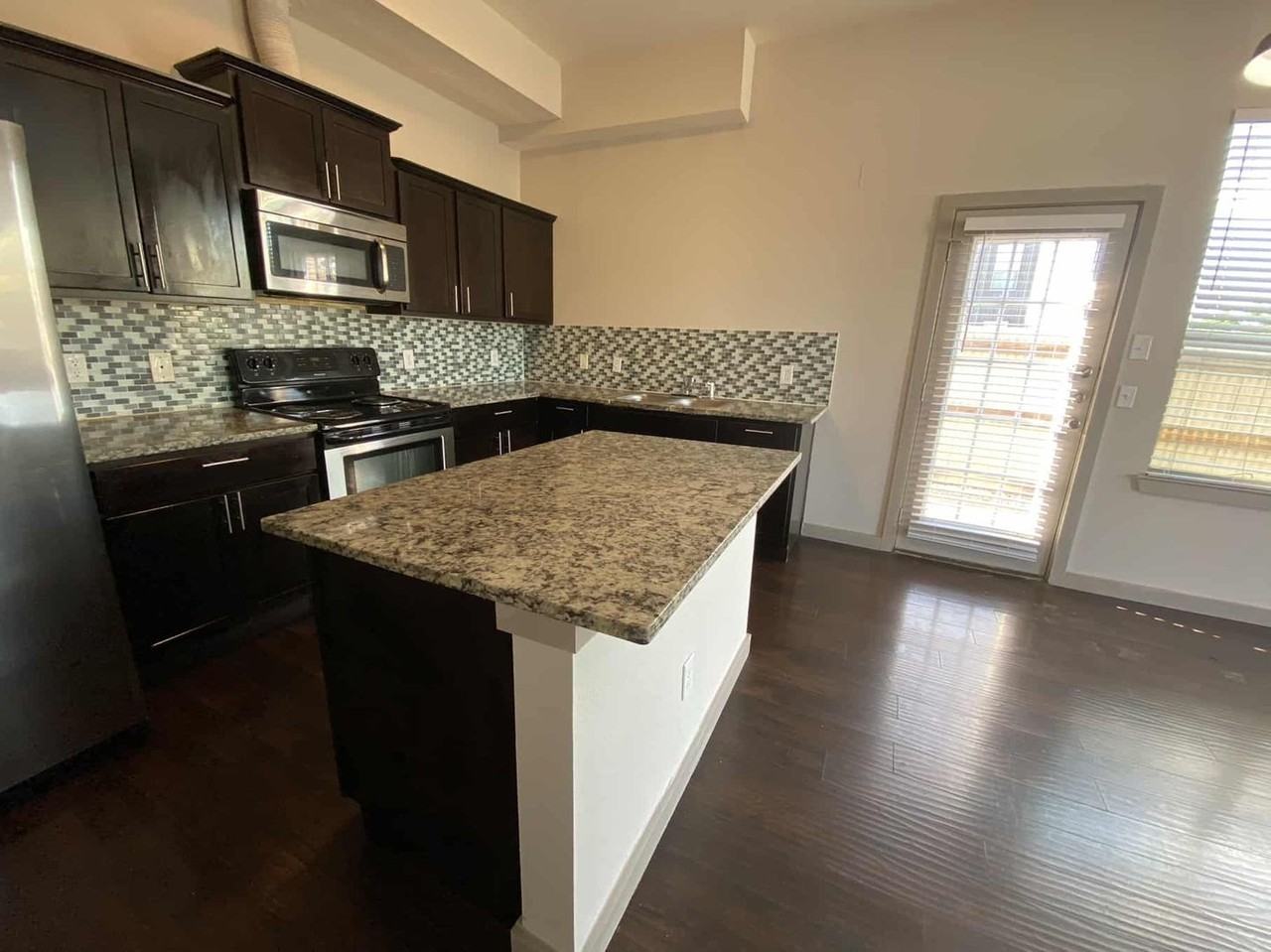 3601 Valley Vista Drive - Photo 7 of 48