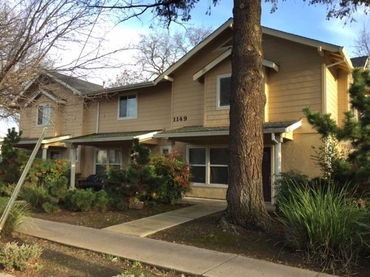 1149 W 3rd St - Photo 2 of 17