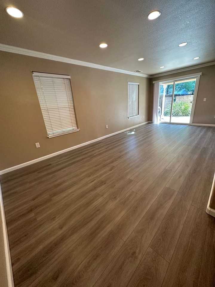 1149 W 3rd St - Photo 5 of 17