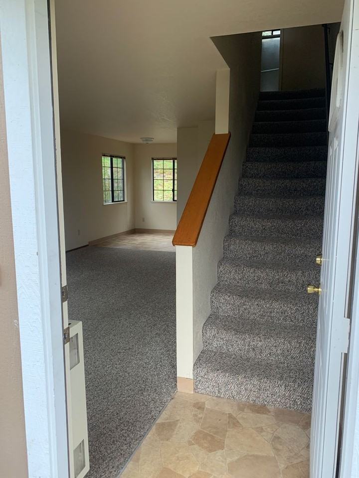 720 BayPark - Photo 3 of 24