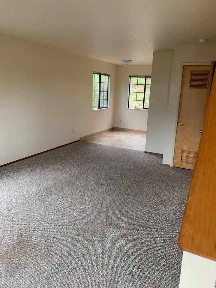 720 BayPark - Photo 4 of 24