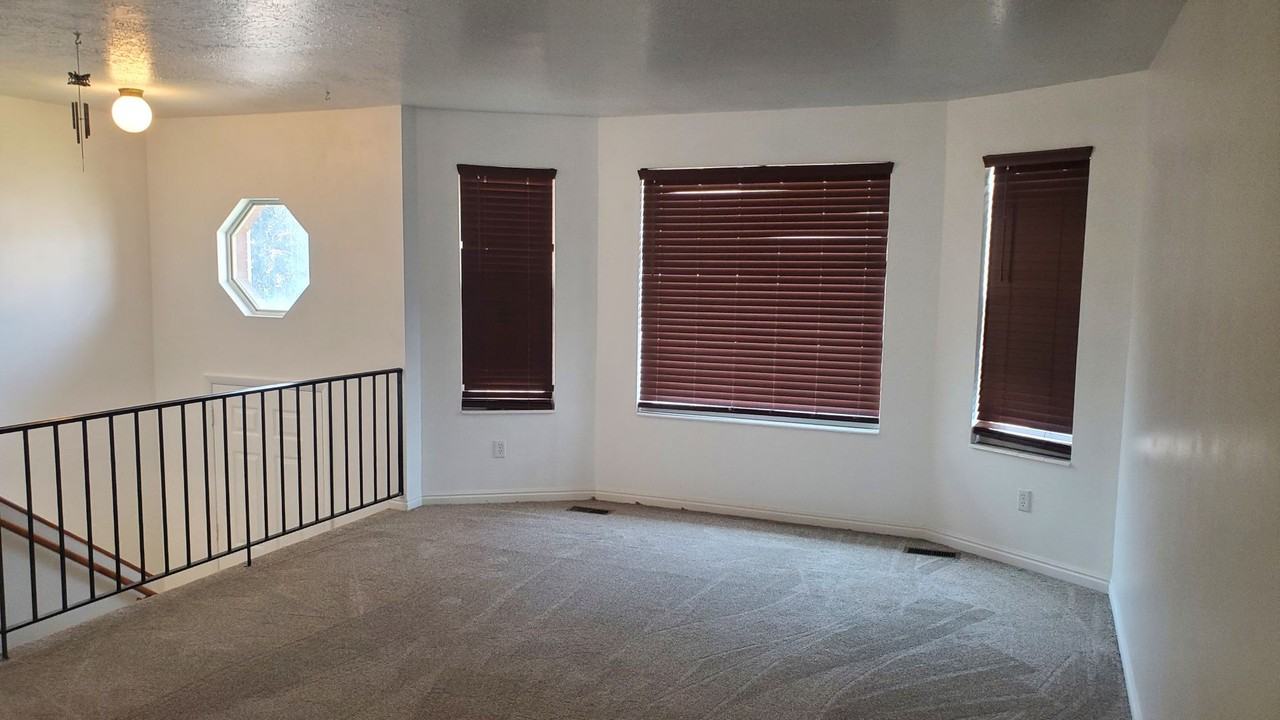 2783 W 5875 S - Photo 3 of 13