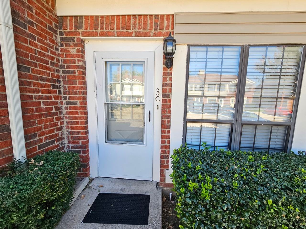 202 Samuel Blvd #3C - Photo 2 of 27