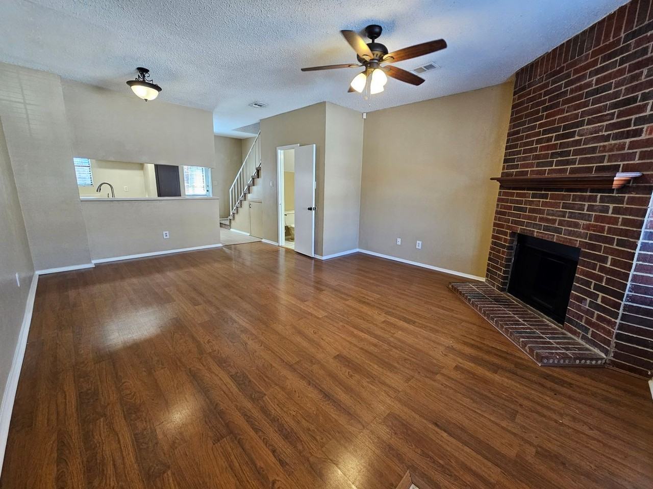 202 Samuel Blvd #3C - Photo 4 of 27