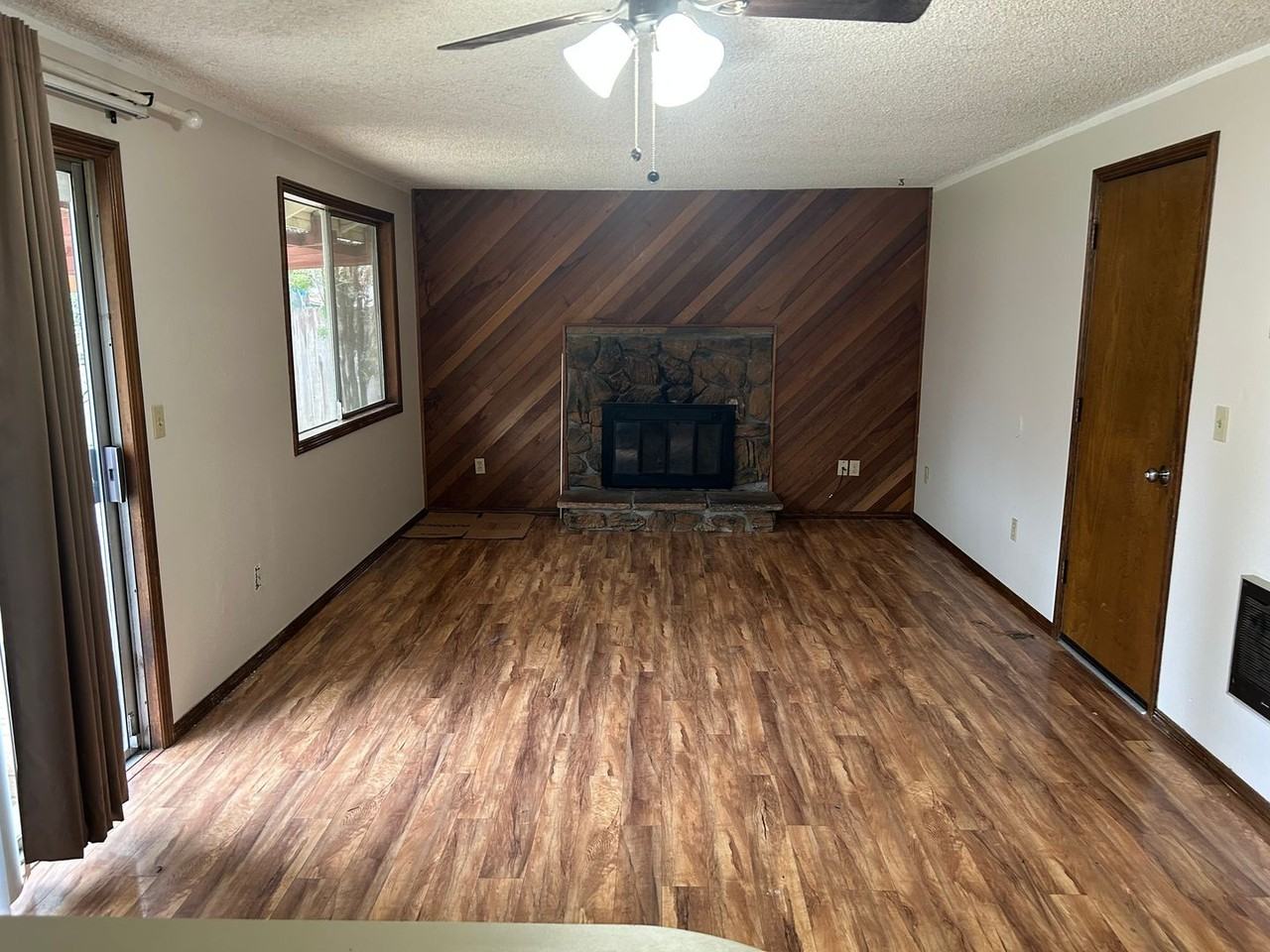 14912 Ne 47th St - Photo 6 of 13