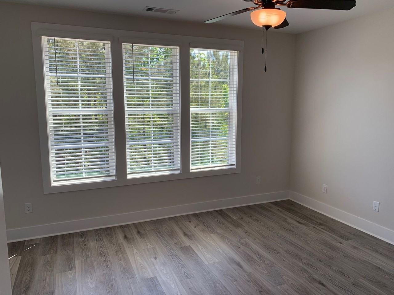 868 Twin Forks Avenue - Photo 5 of 15