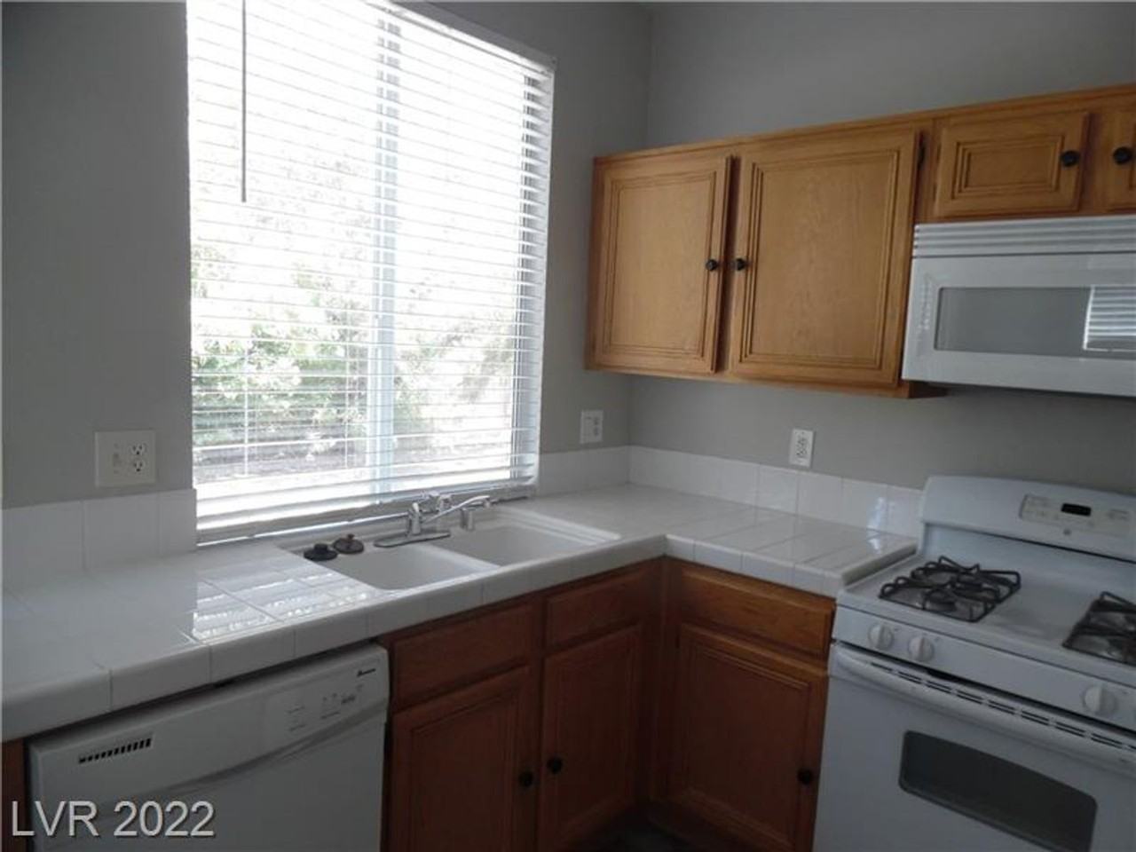 10604 Primrose Arbor Ave - Photo 3 of 7
