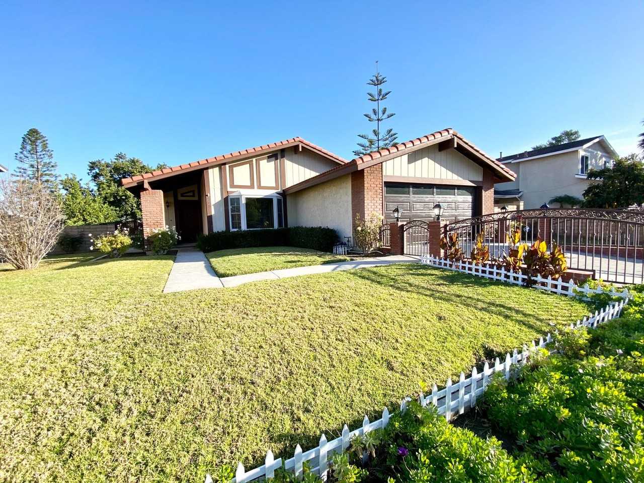 23527 Gold Nugget Ave - Photo 2 of 26