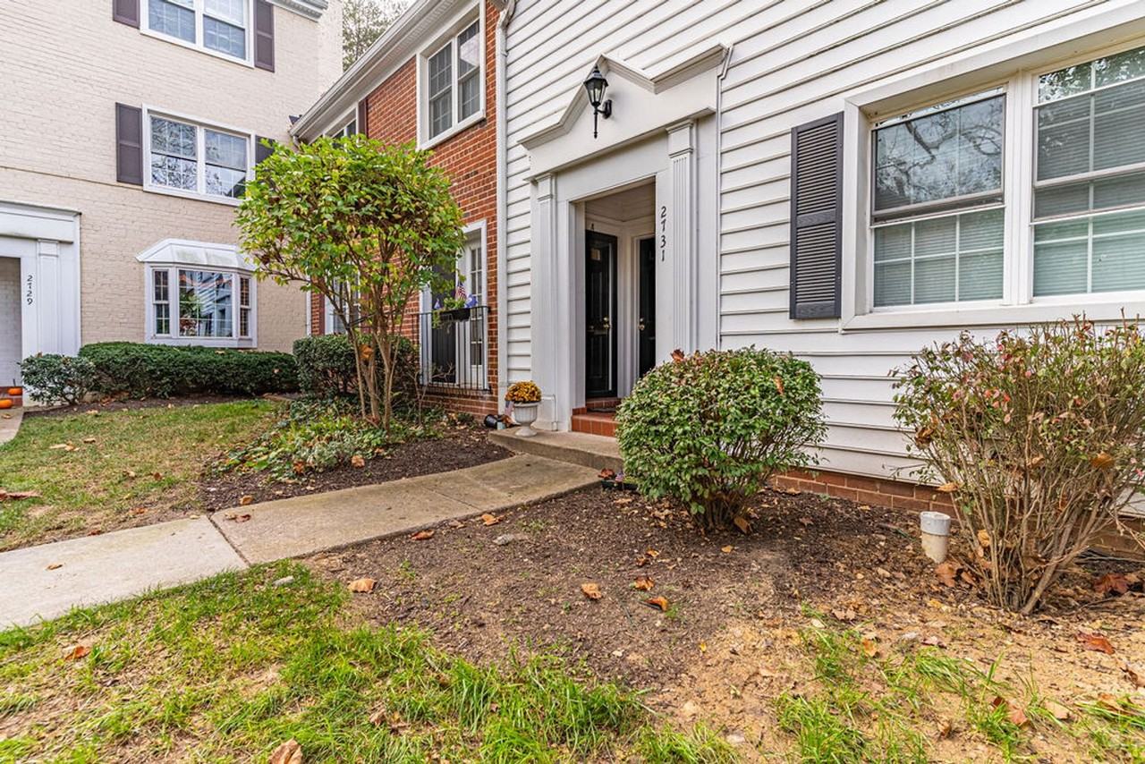 2731 S Walter Reed Dr - Photo 4 of 38