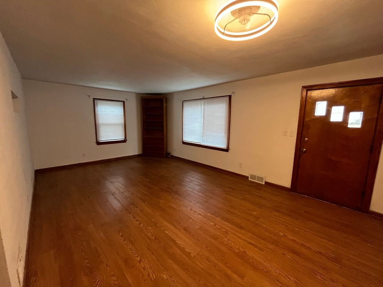 212 Mounier - Photo 2 of 16