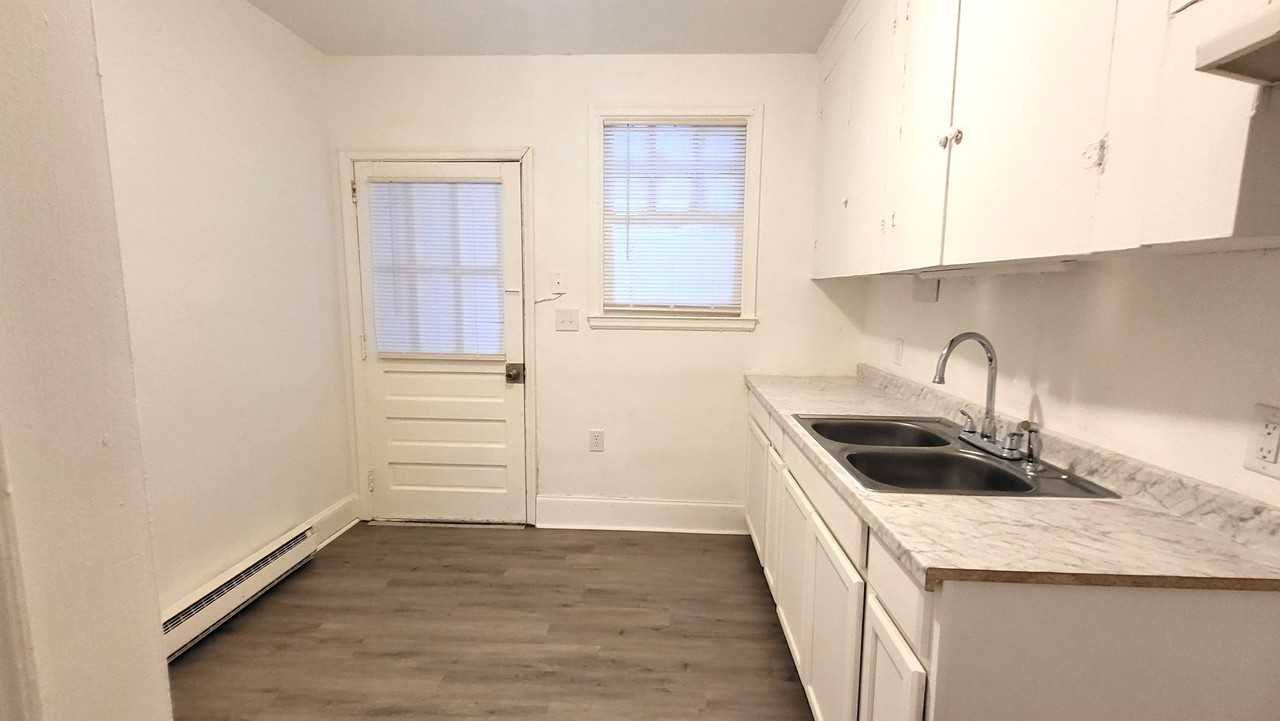 16 Franklin St - Photo 4 of 11