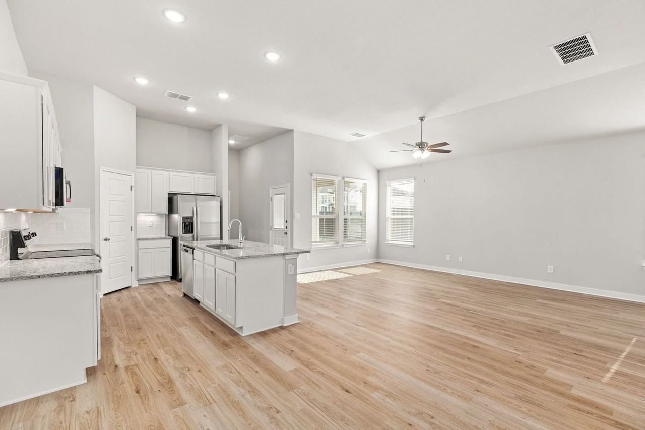 158 Schrader Dr #B - Photo 5 of 23