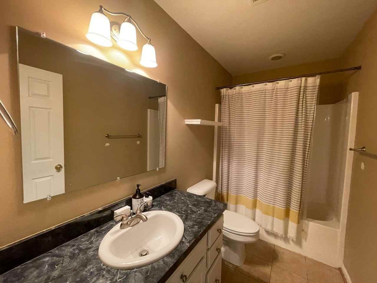 216 Riverside Dr - Photo 3 of 18