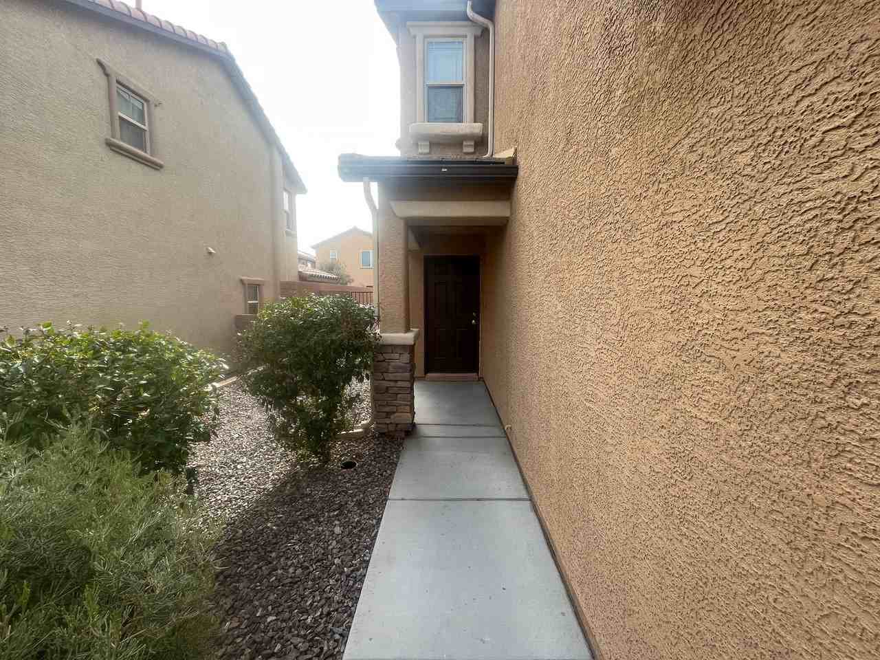 10859 Iona Island Ave - Photo 3 of 47