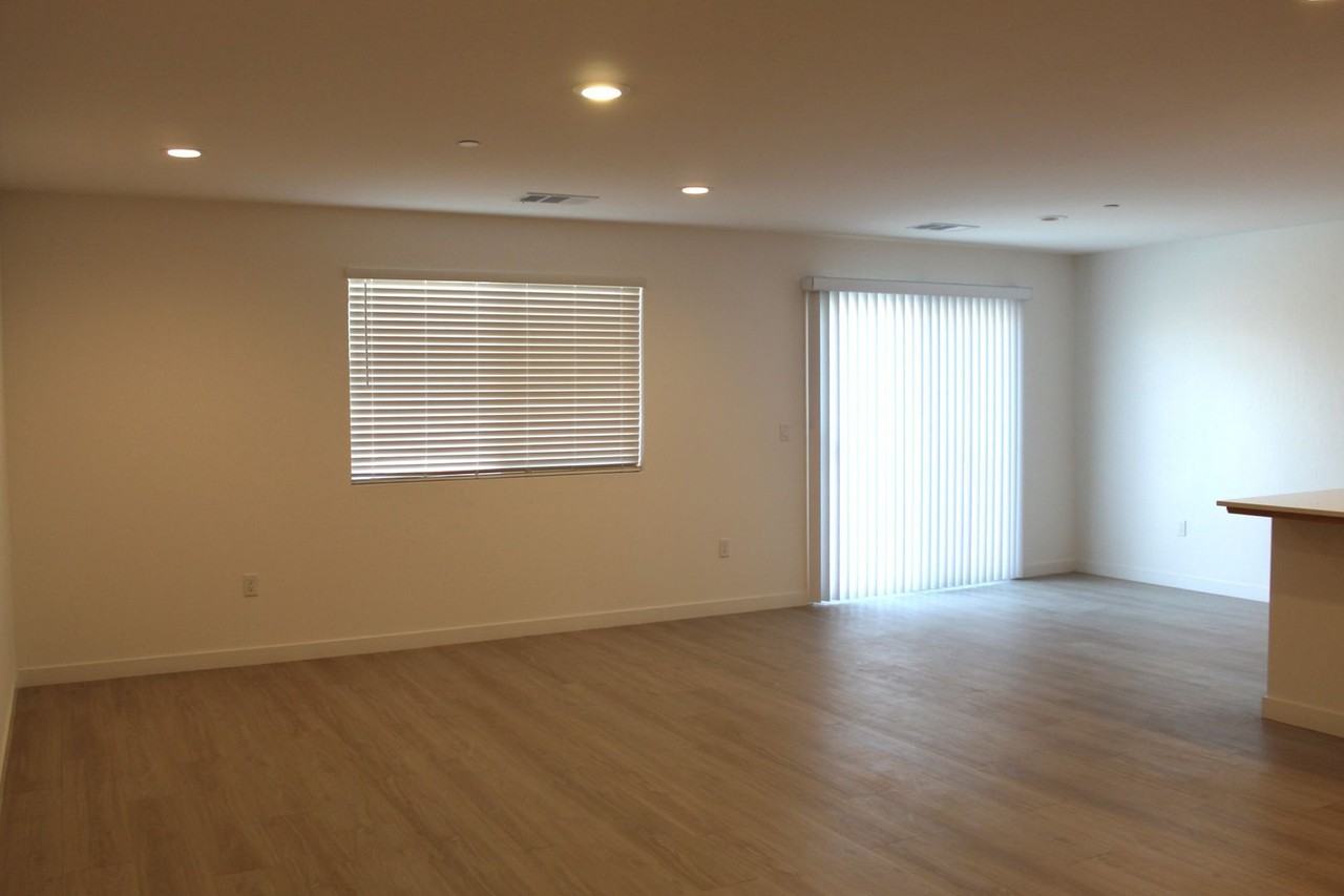 7300 Erskineville Dr - Photo 4 of 31