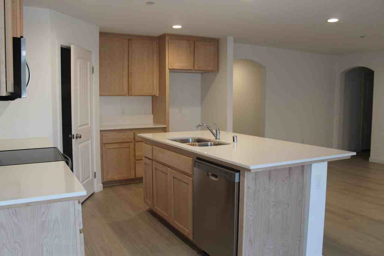 7300 Erskineville Dr - Photo 7 of 31