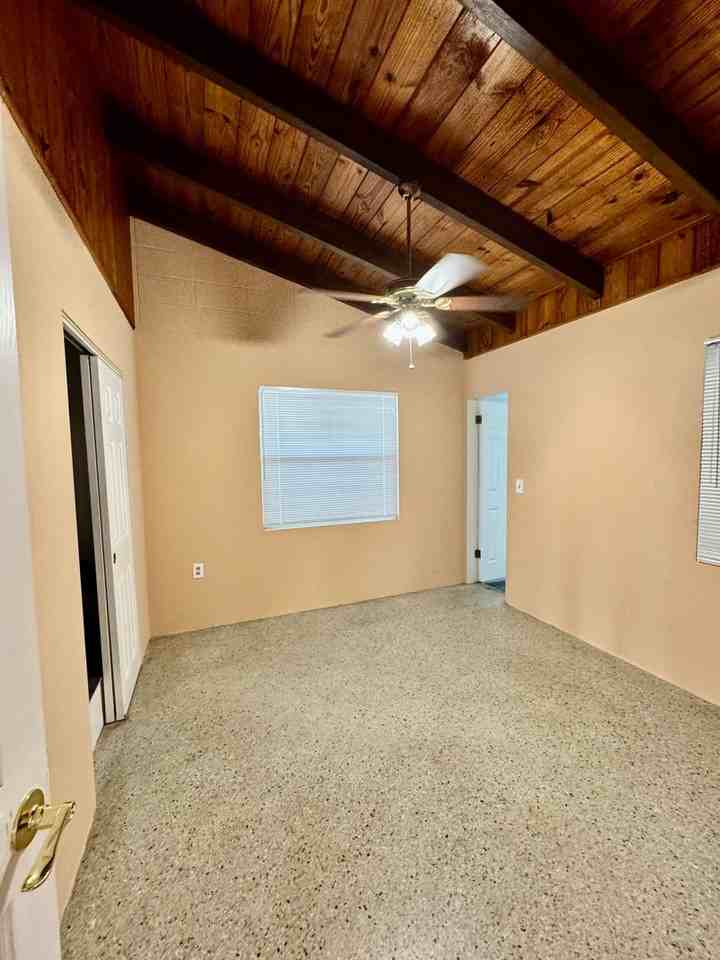 616 N Crooked Lake Dr - Photo 3 of 18