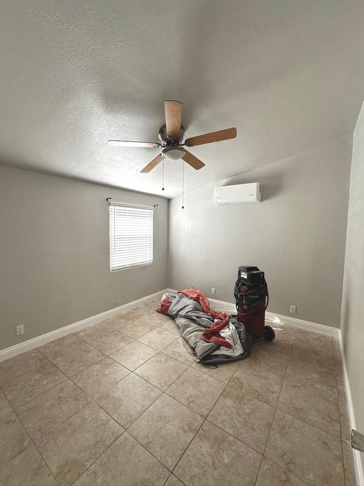 22308 Farragut Ave - Photo 3 of 6