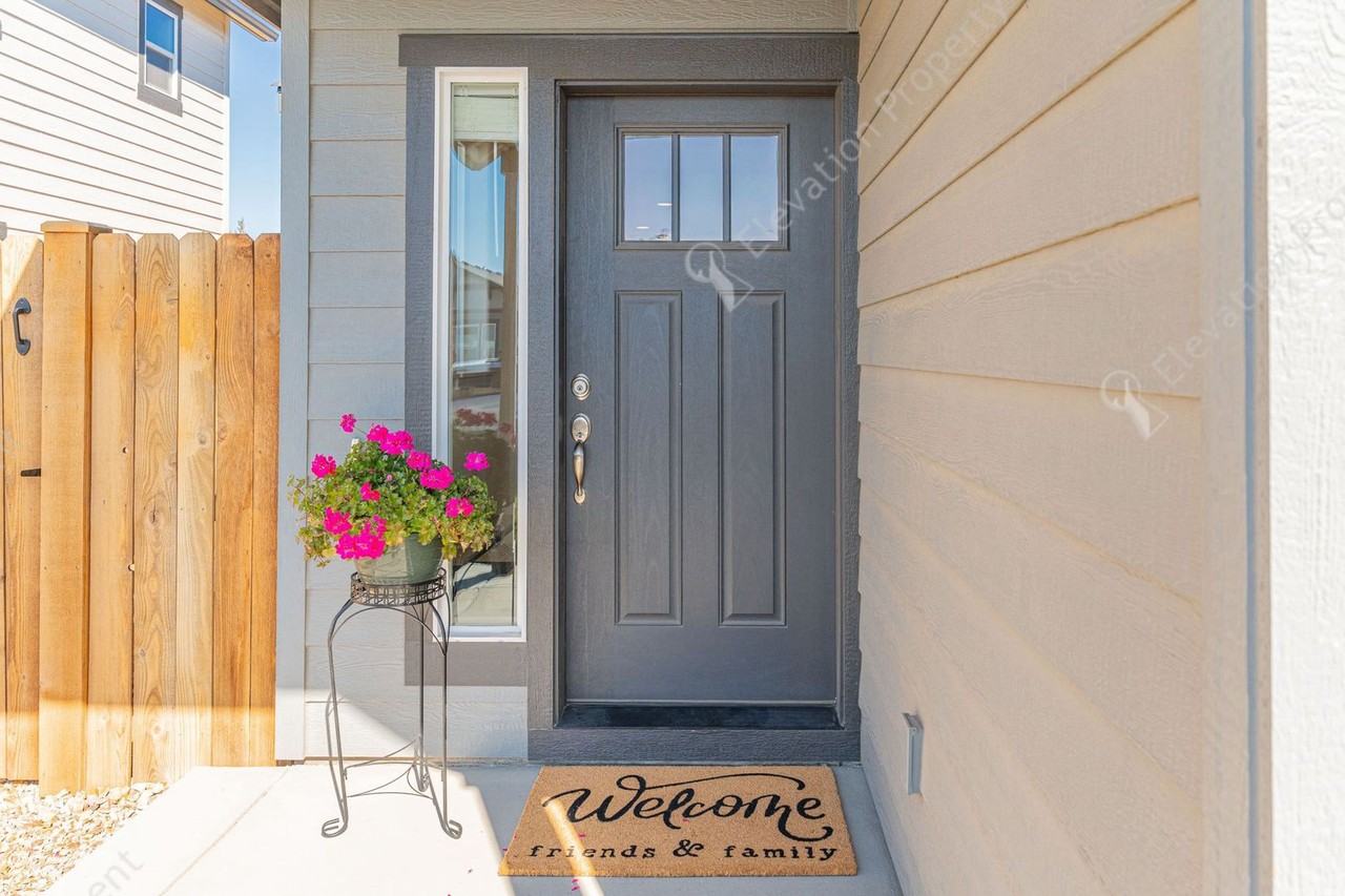 2565 Nw Teak Pl - Photo 2 of 31