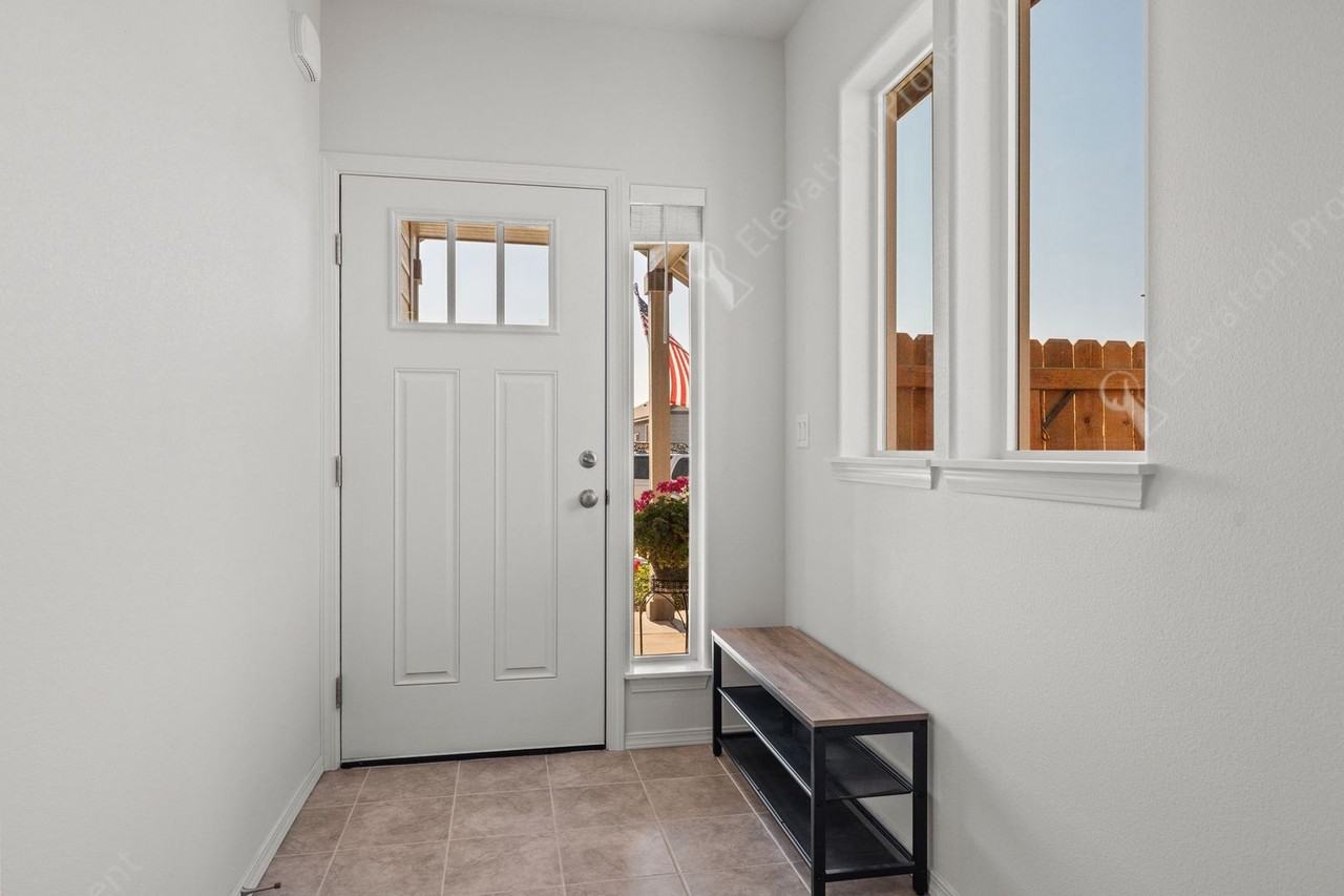 2565 Nw Teak Pl - Photo 3 of 31