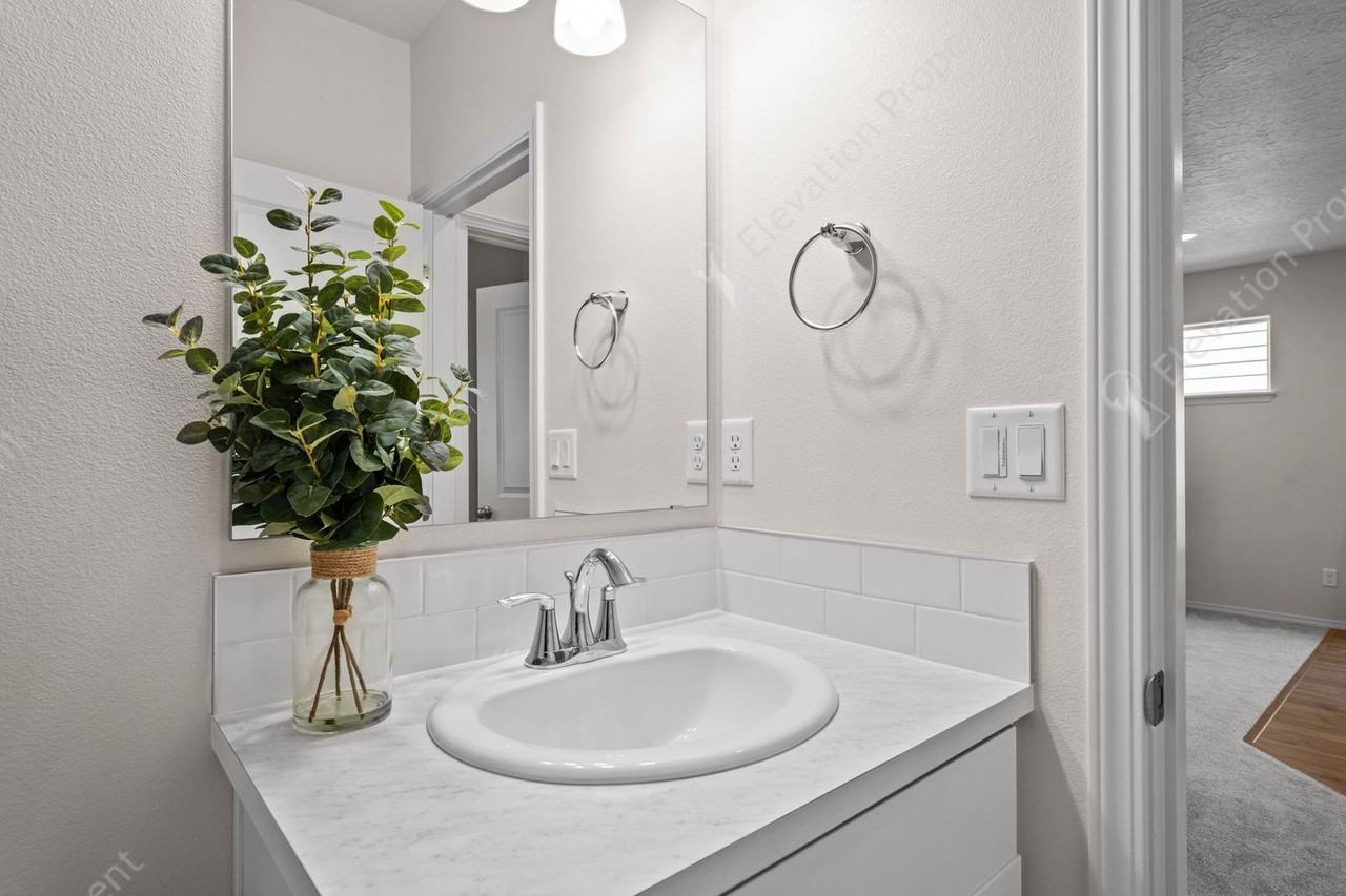 2565 Nw Teak Pl - Photo 4 of 31