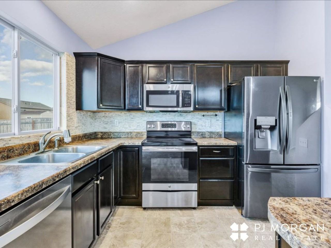 9154 Black St - Photo 7 of 21