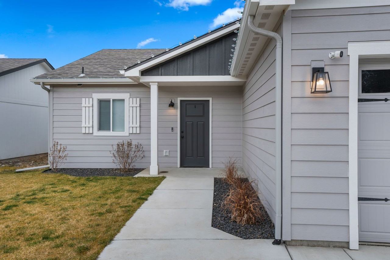 2309 N Sundance St - Photo 2 of 17