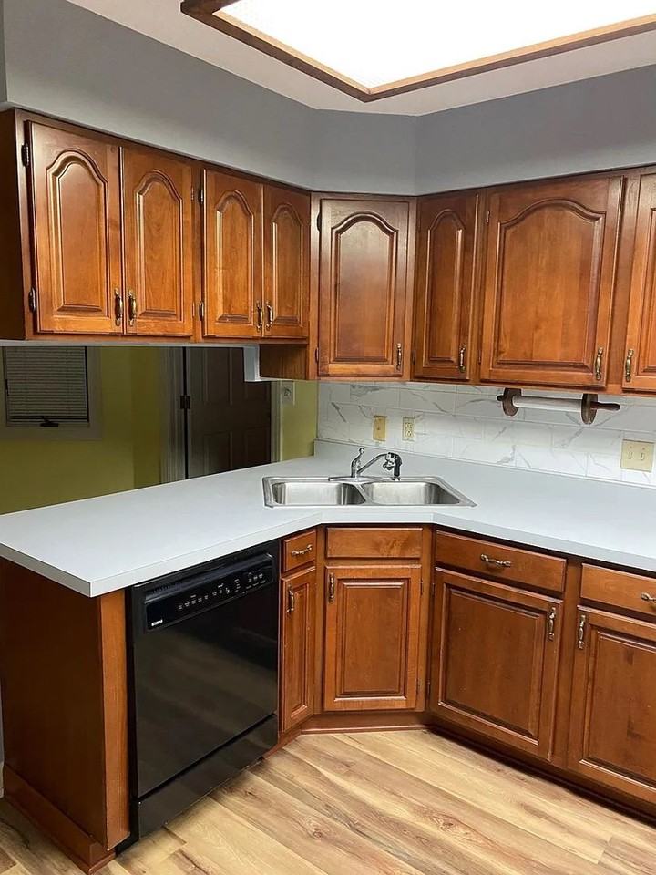 2413 Knollwood Dr - Photo 2 of 24