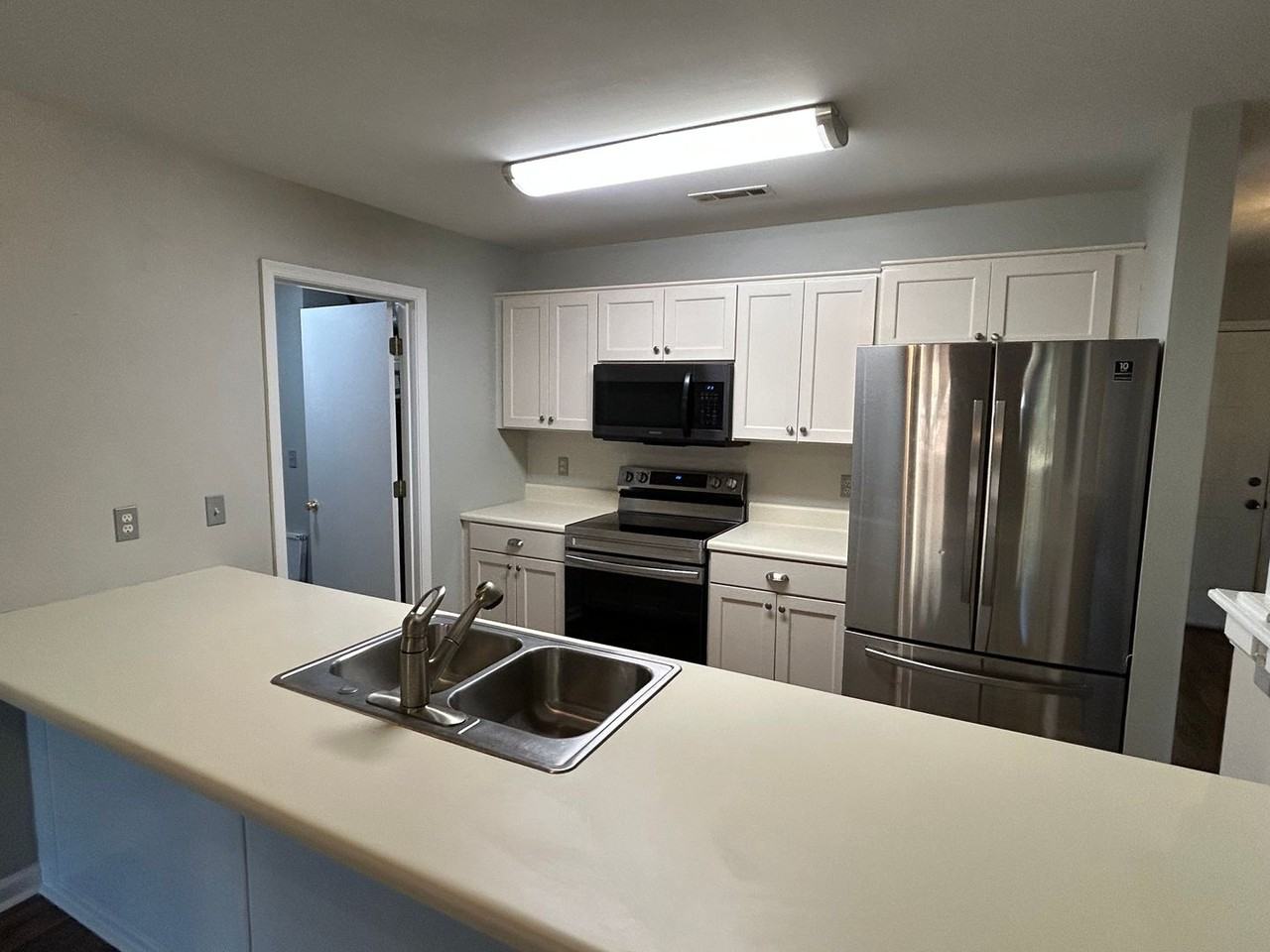 2014 Henderson Dr - Photo 2 of 9