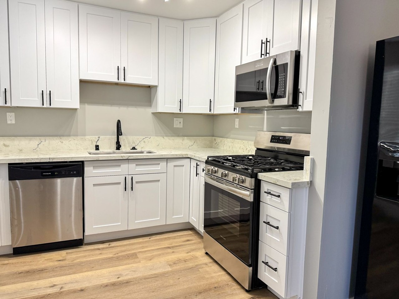 6657 Osler St - Photo 5 of 19